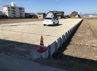 愛知県あま市七宝町　造成工事　埋立　板柵　雑草対策工事　土木工事