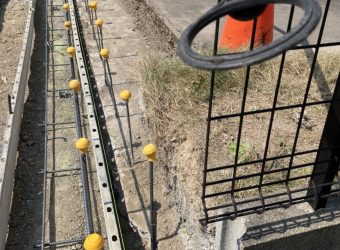 交通事故によるＣＢブロック　フェンス復旧工事