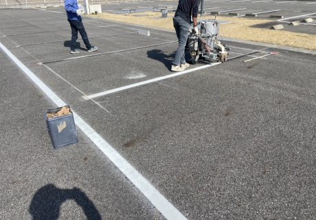 東海市にて駐車場の区画線工事