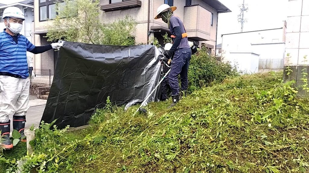 雑草対策工事を施工しました