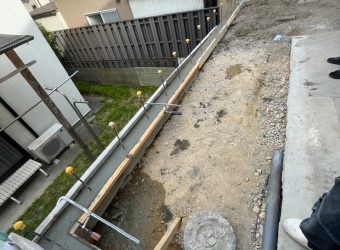 お庭側の倉庫解体・傾いたＣＢブロック解体・新設　フェンス設置しました