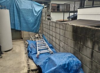 お庭側の倉庫解体・傾いたＣＢブロック解体・新設　フェンス設置しました
