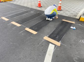 施設内にて横断歩道を作成しました