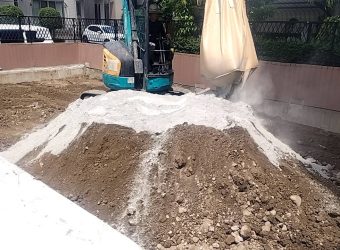 機械式駐車場の機械を撤去した部分を埋立　平面駐車場にしました