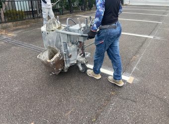 ライン引き・車止めブロック設置しました