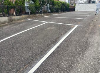 ライン引き・車止めブロック設置しました