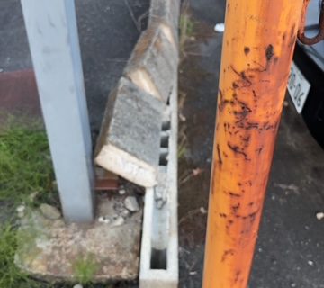 ブロックが崩れている箇所を直しました